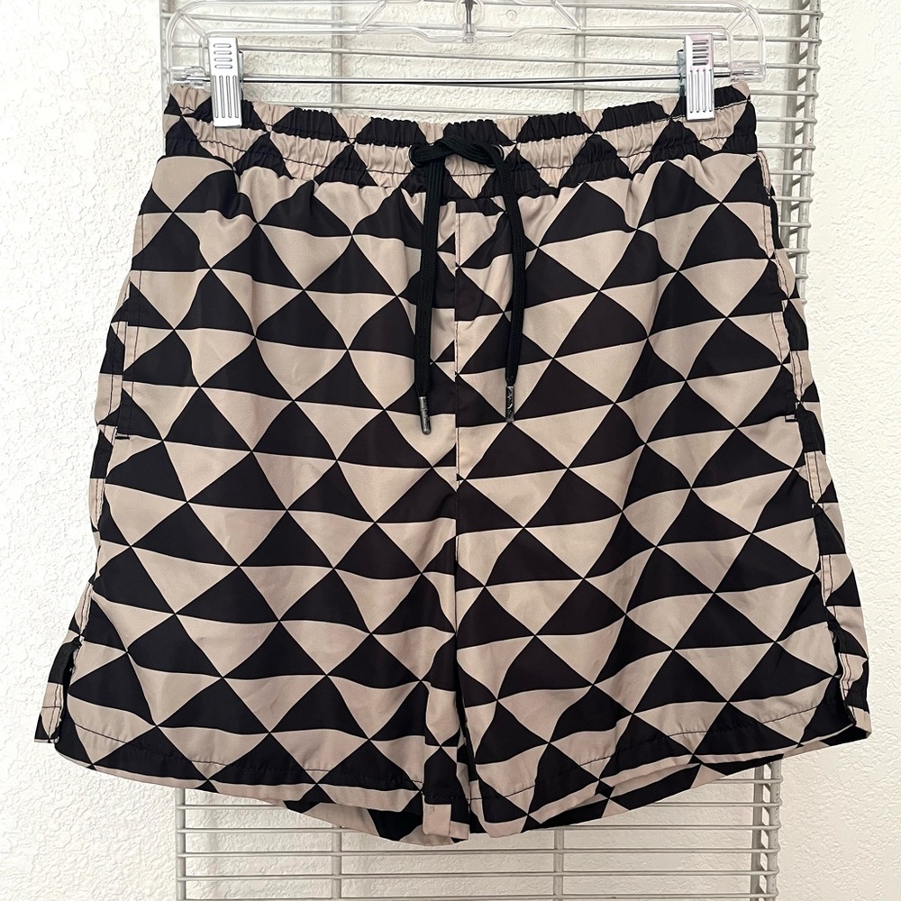 Maison Article Geometric Hybrid Shorts